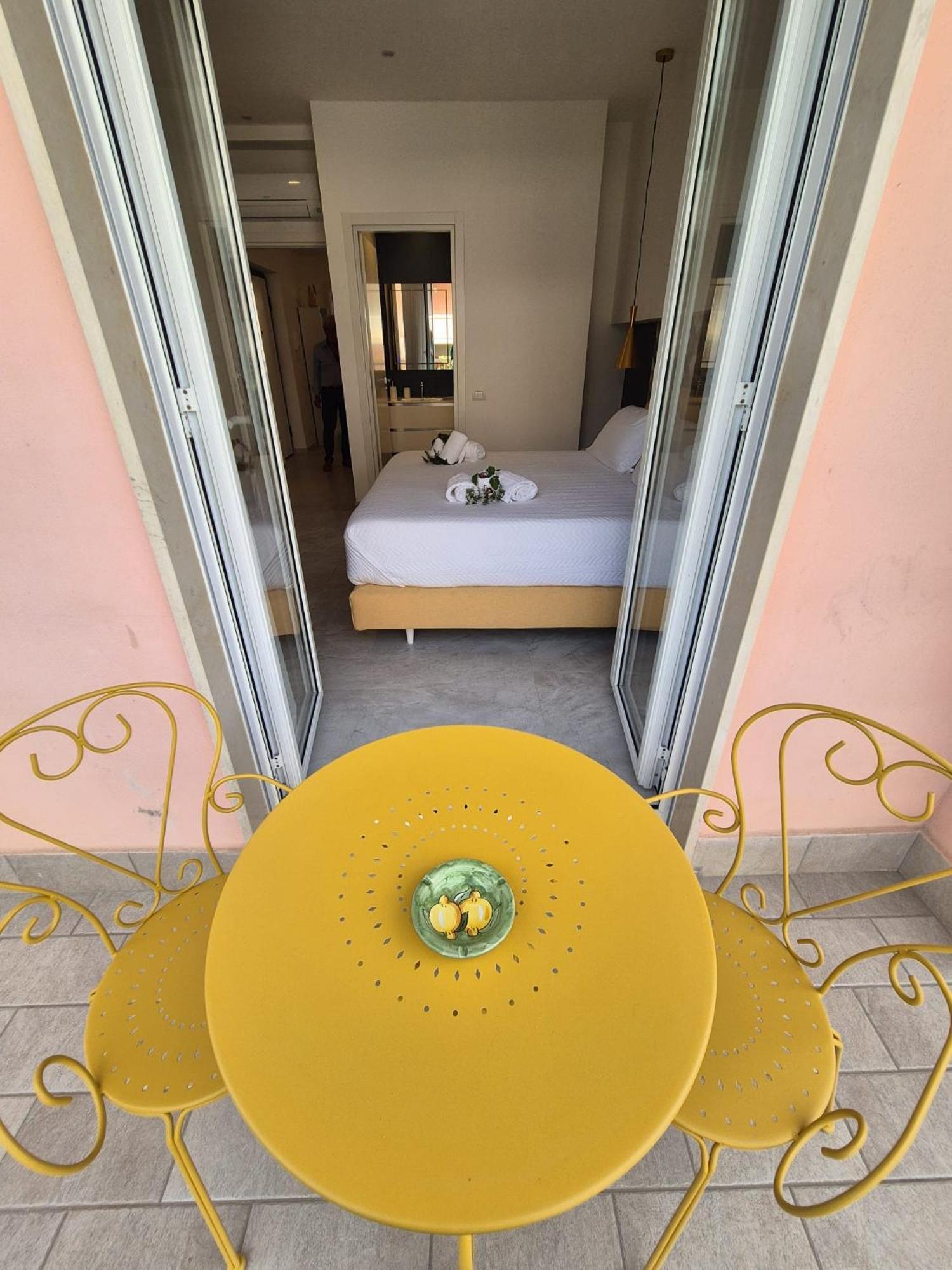 Bed & Breakfast Lemon Gaja *